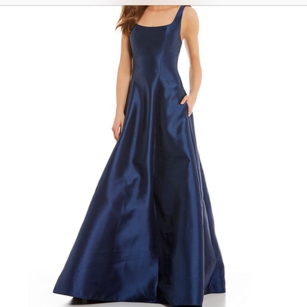 Bee Darlin' Navy Evening Gown